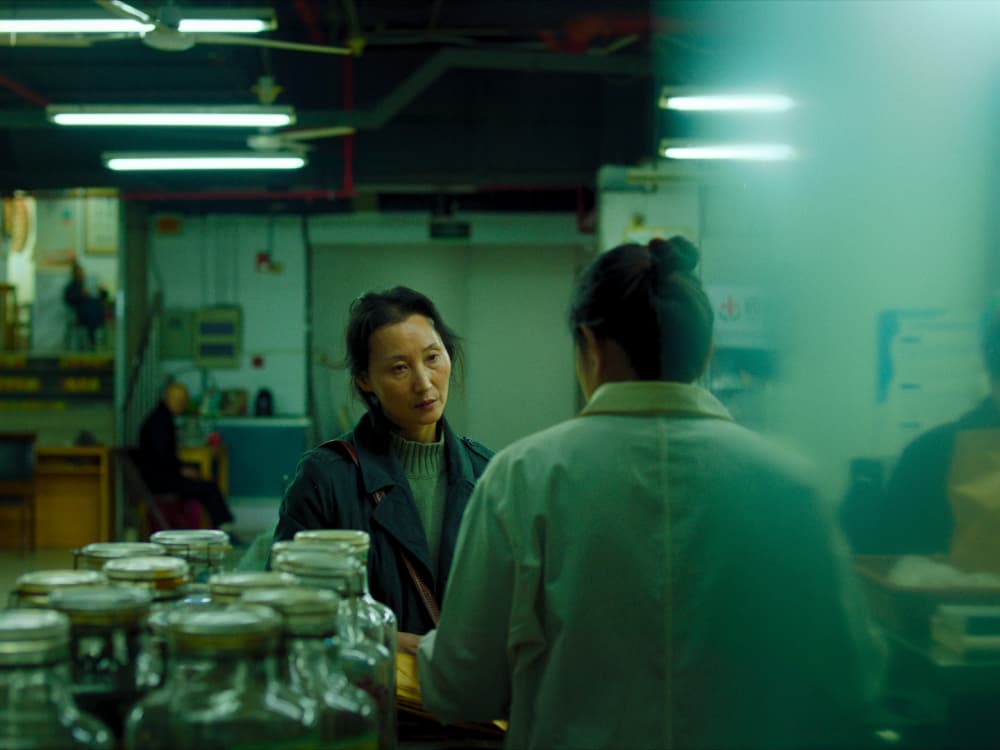 空房間裏的女人