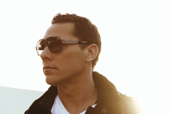 Tiësto - 香港DJセット・2013年10月1日