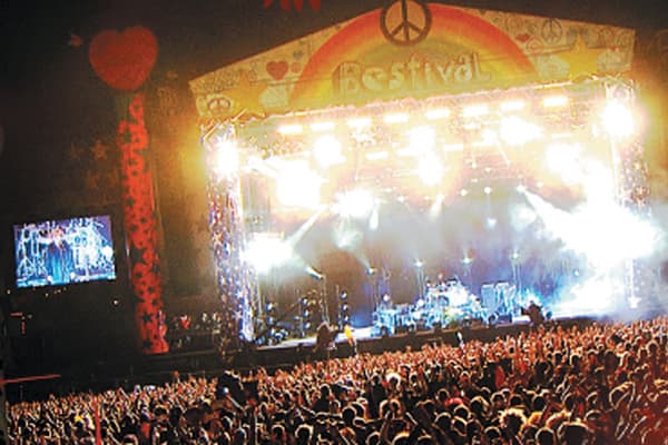 The Cure Releases 'Bestival Live 2011' For Charity